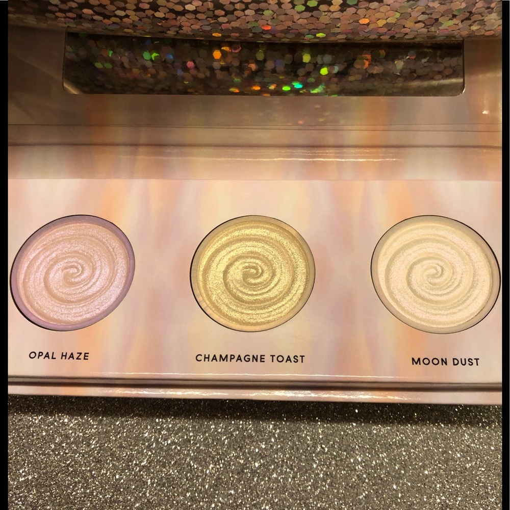 BNIB! Laura Geller Life Glows On Mini Palette 🎨